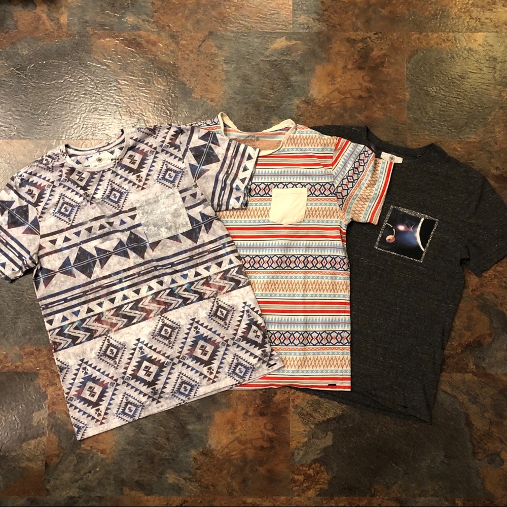 3 On The Byas T-shirts (Size: Large)